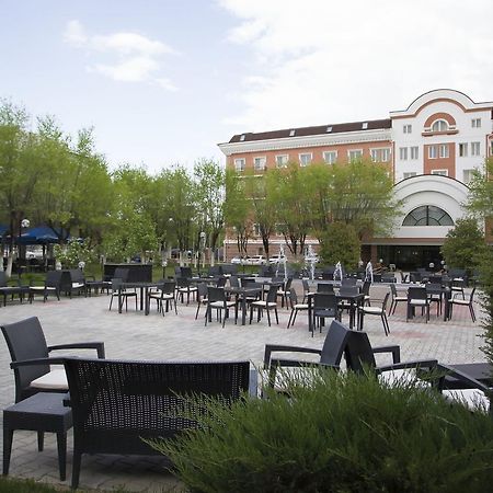 Atyrau Dastan Hotel Екстер'єр фото