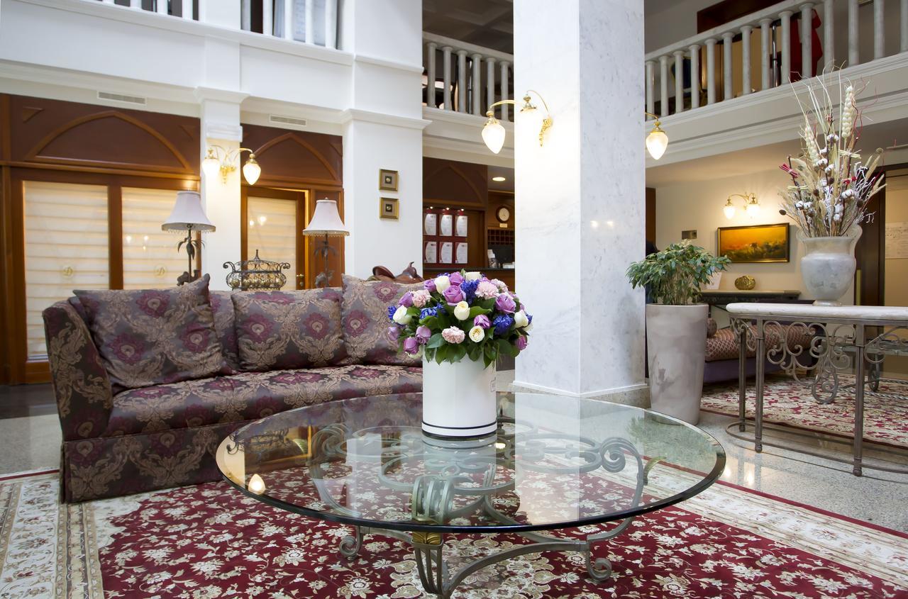 Atyrau Dastan Hotel Екстер'єр фото