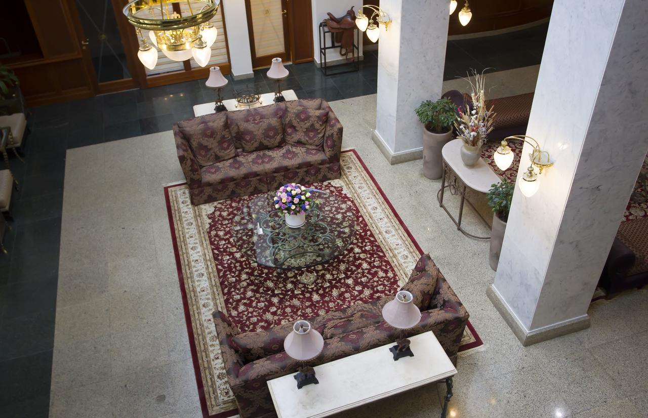 Atyrau Dastan Hotel Екстер'єр фото
