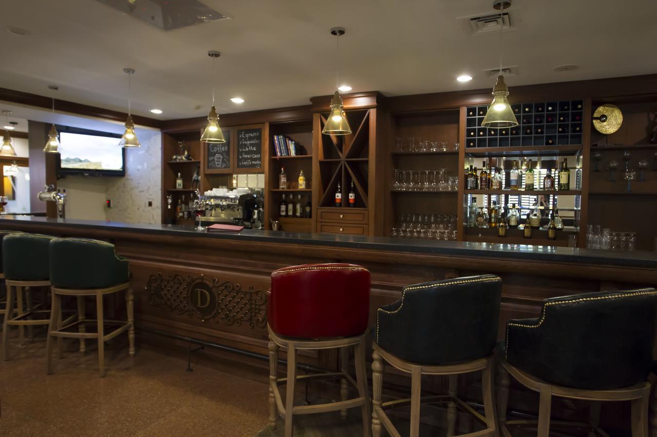Atyrau Dastan Hotel Екстер'єр фото