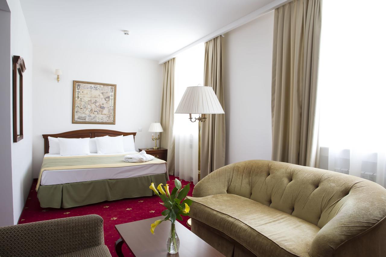 Atyrau Dastan Hotel Екстер'єр фото