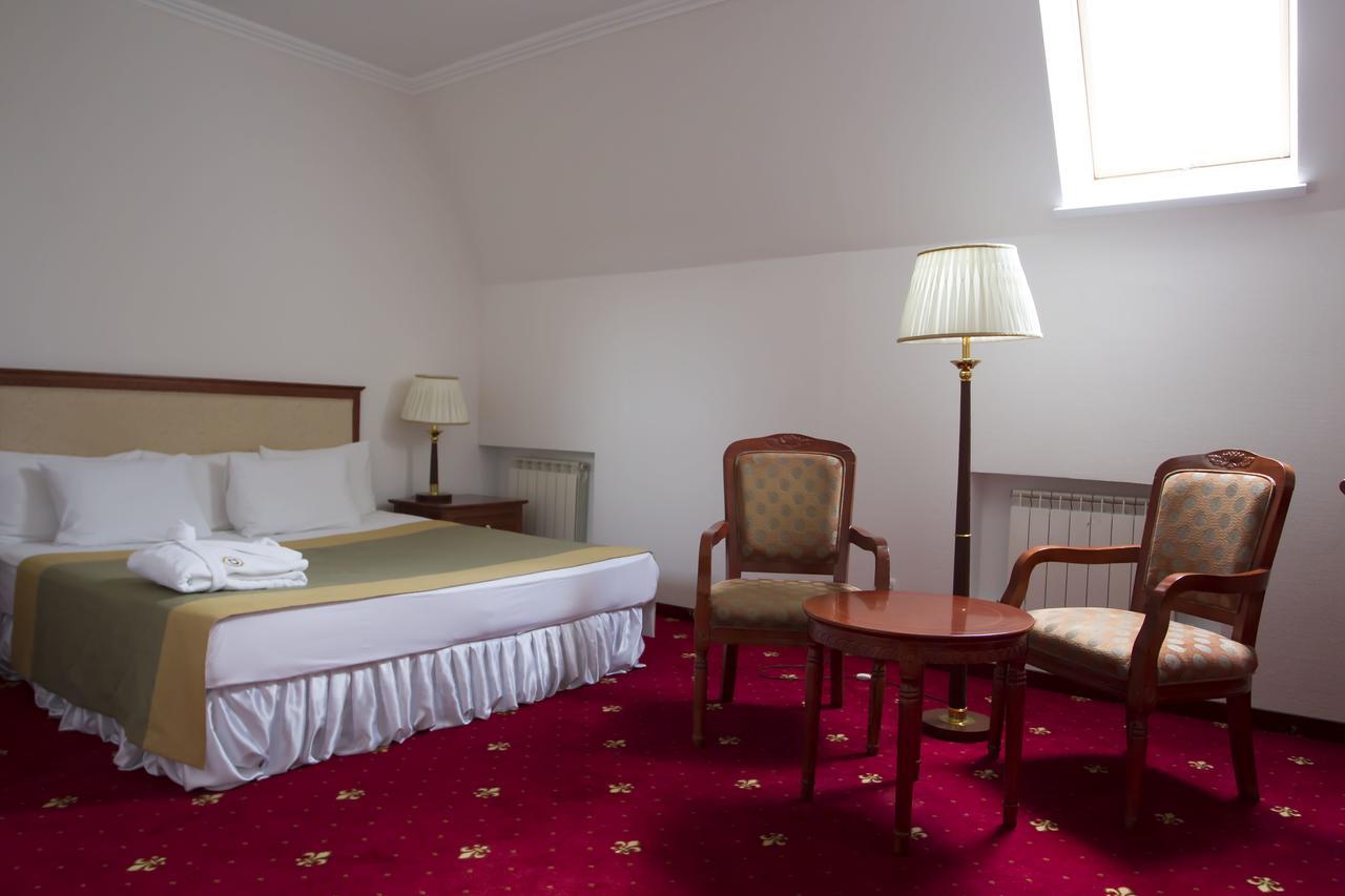 Atyrau Dastan Hotel Екстер'єр фото