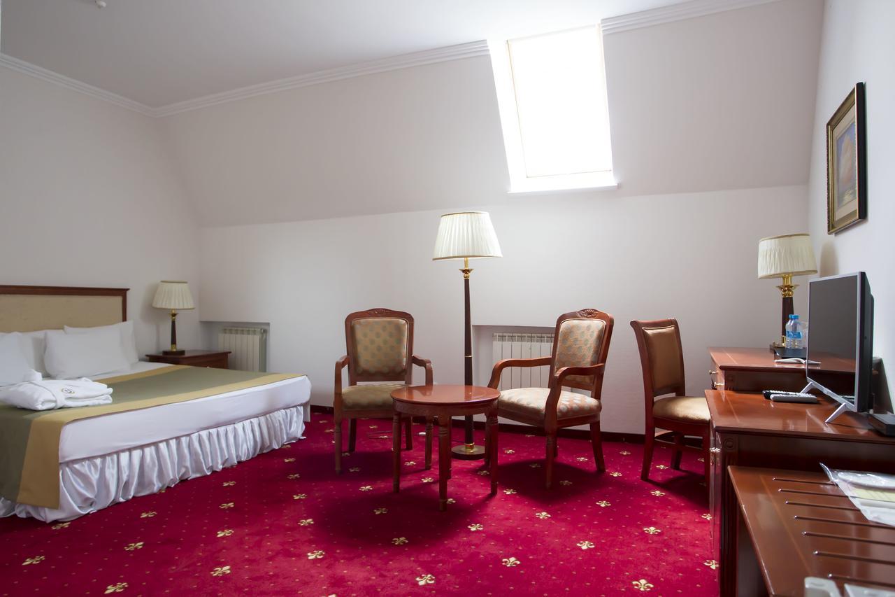 Atyrau Dastan Hotel Екстер'єр фото