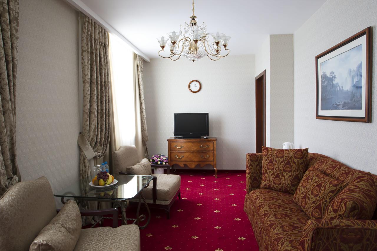 Atyrau Dastan Hotel Екстер'єр фото