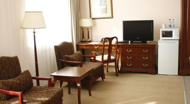 Atyrau Dastan Hotel Екстер'єр фото