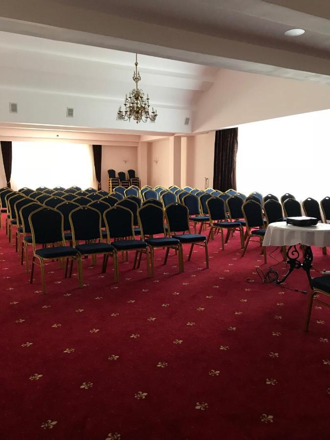 Atyrau Dastan Hotel Екстер'єр фото